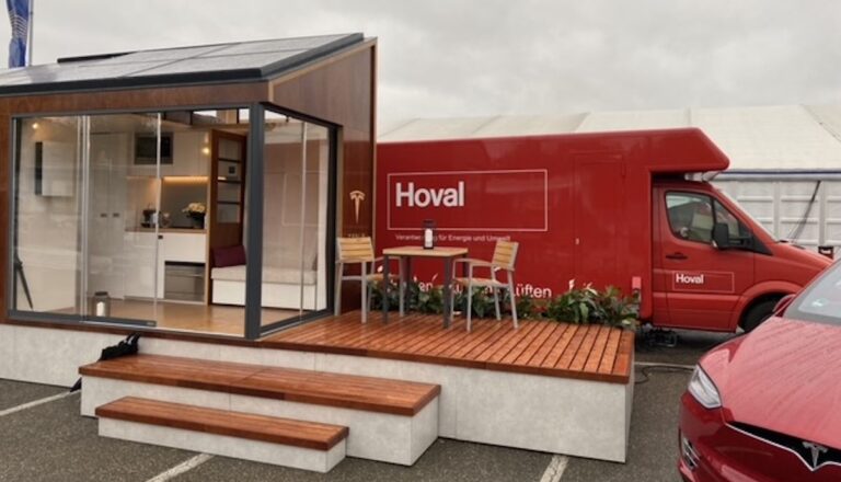 Tesla Zeigt Auf Baumesse Tiny House Voll Eigener Technik Teslamag De