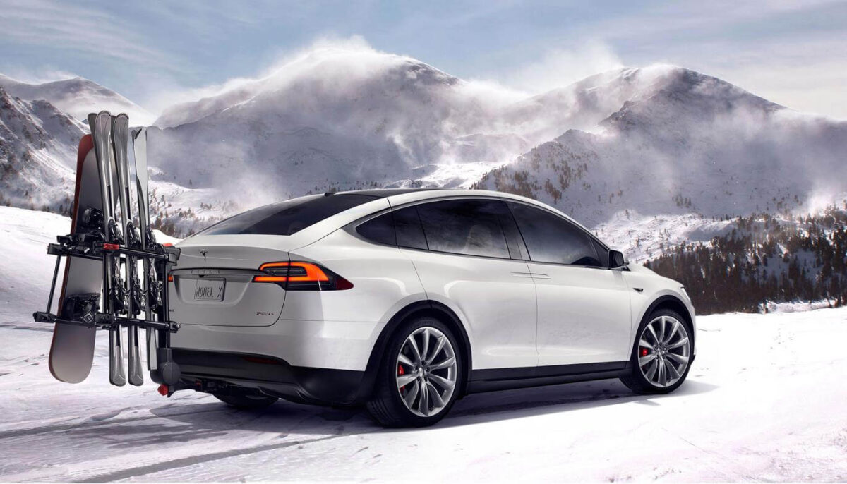 Tesla Model X: Erste Bilder demonstrieren Kofferraumvolumen und Skiträger- Anhängerkupplung 
