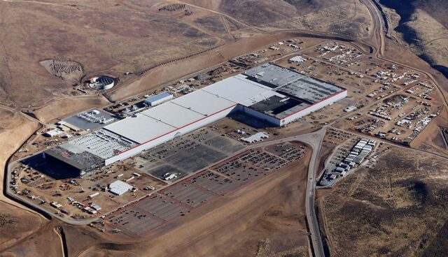 Tesla-Panasonic-Gigafactory