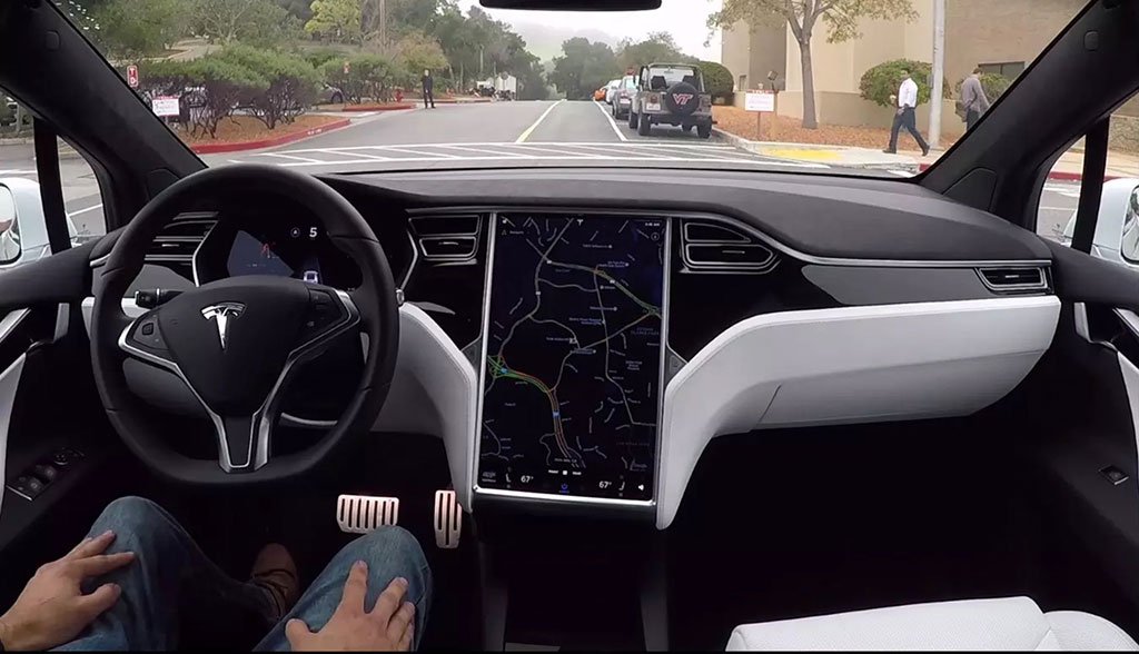 Tesla-Autopilot-Test-Mitarbeiter