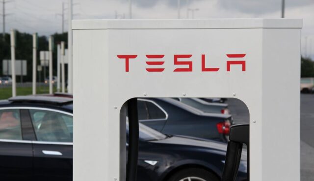 Tesla-Supercharger