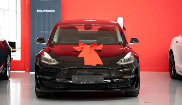 November: Nur Tesla wächst in Deutschland, 10 % Elektroauto-Anteil ...