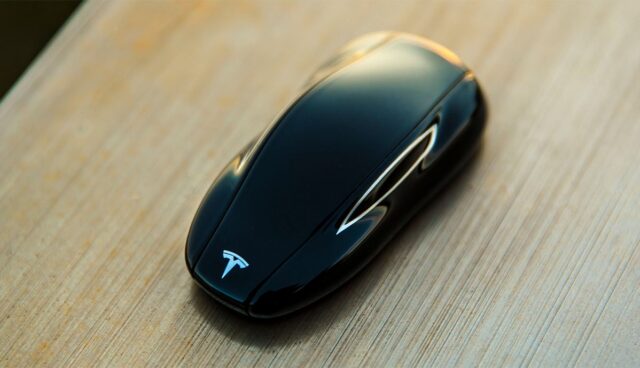 Tesla-Model-S-Keyfob