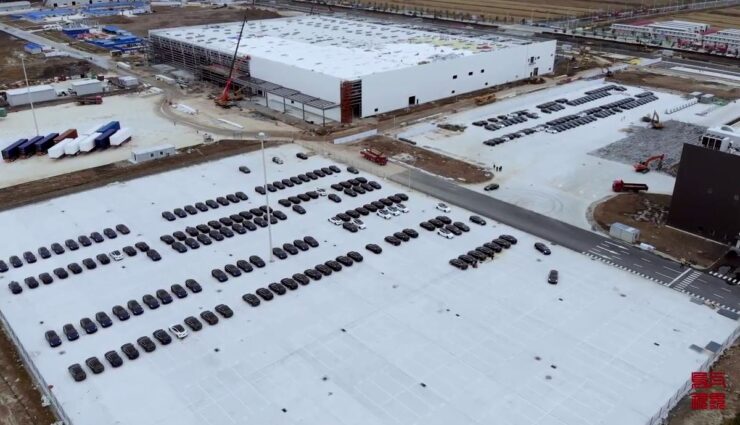 gigafactory china parkplatz