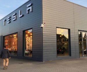 tesla center hannover 1