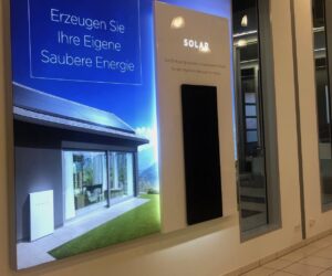 tesla center hannover solar