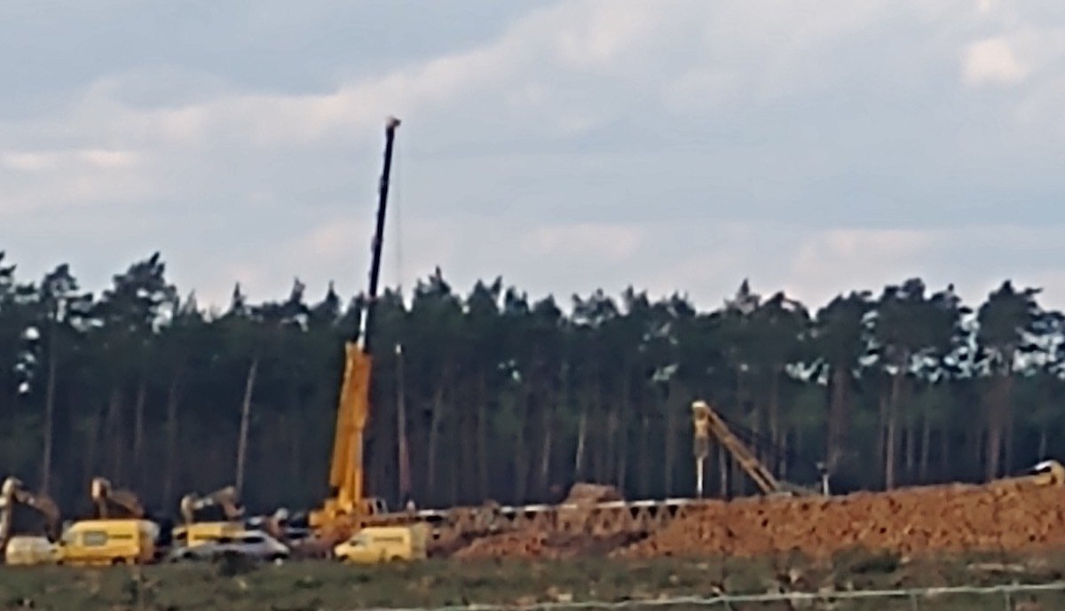 giga grpünheide 050320 kran