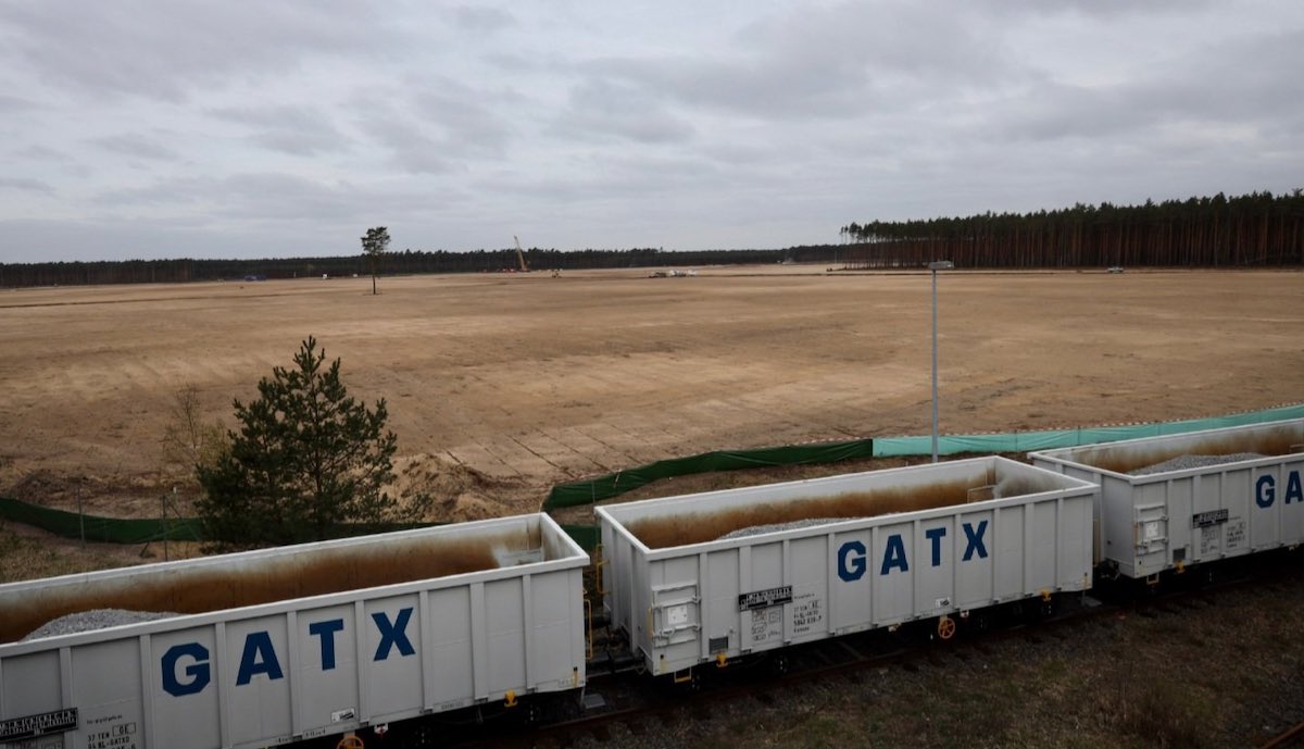 tesla gigafactory grünheide bahnwaggons