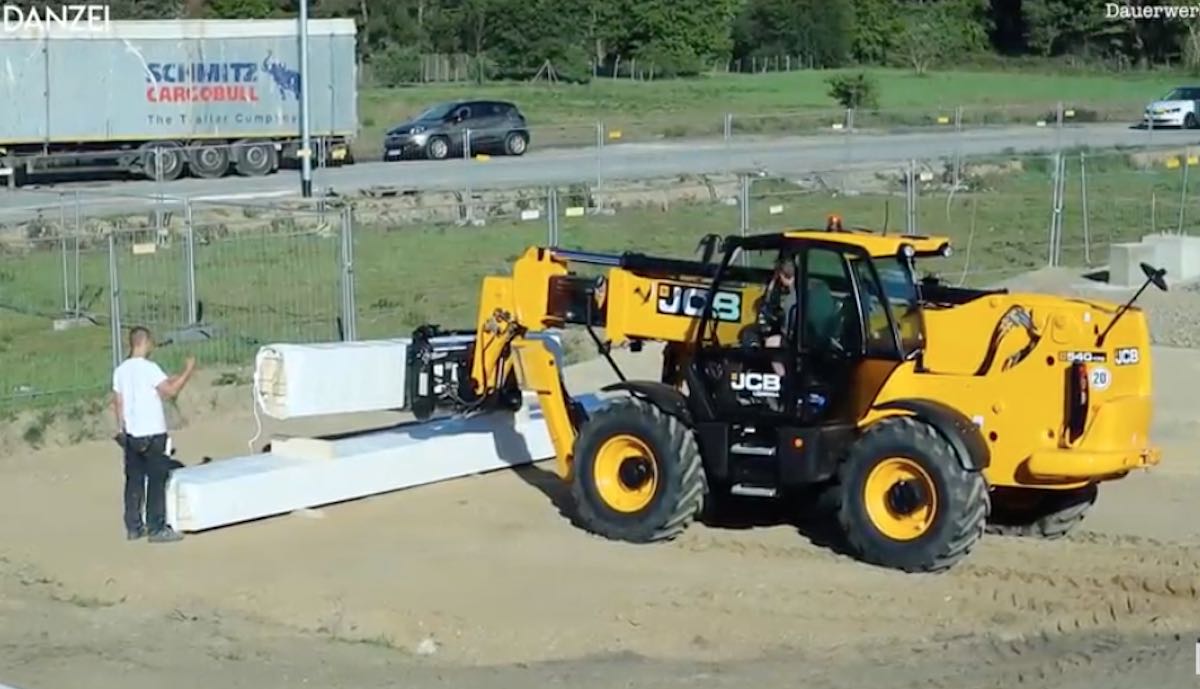 tesla kreuz hilden ladepark ccs baustelle mai20