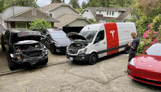 tesla mobile service van ford starthilfe