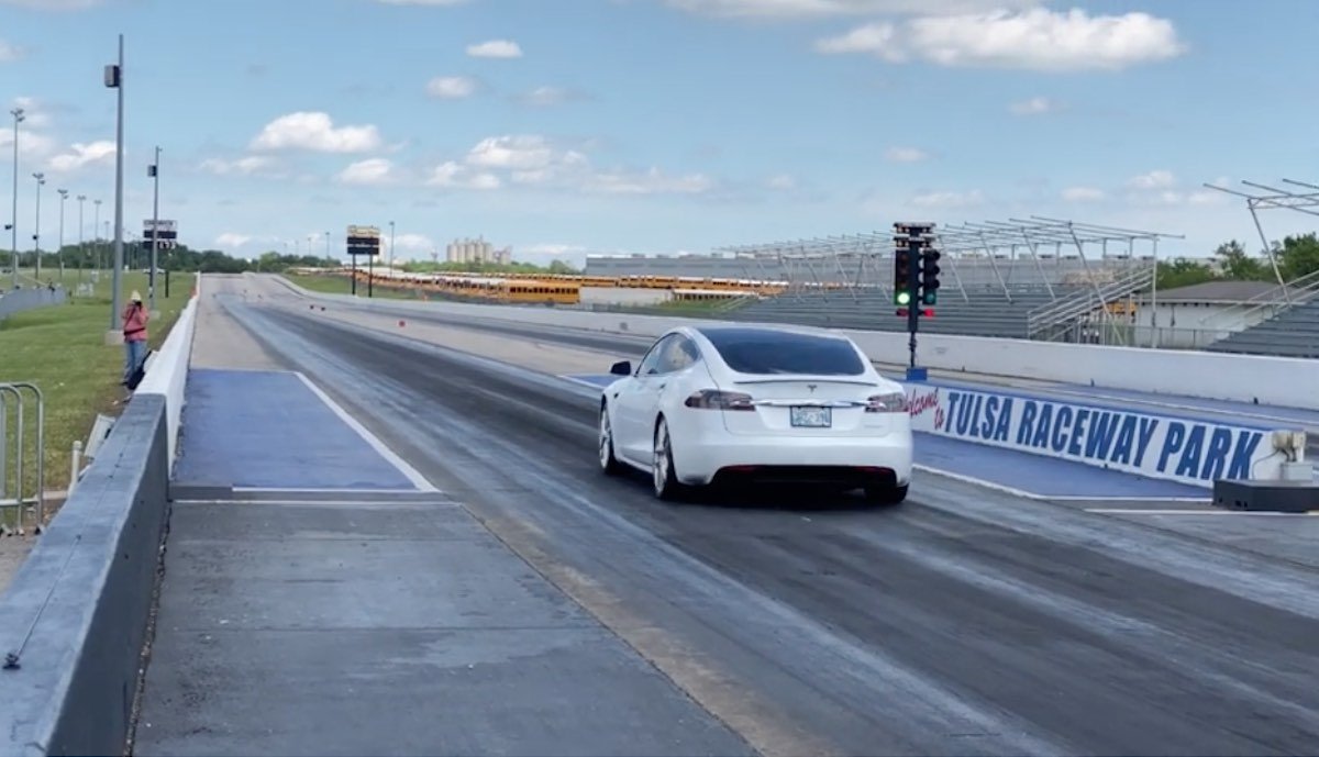 Faster with software: Model S Performance sets new Tesla world record on a quarter mile