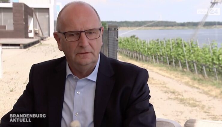 brandenburg ministerpräsident dietmar woidke tesla interview