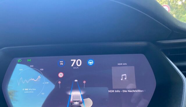 tesla model-x test autopilot tempo erkennung