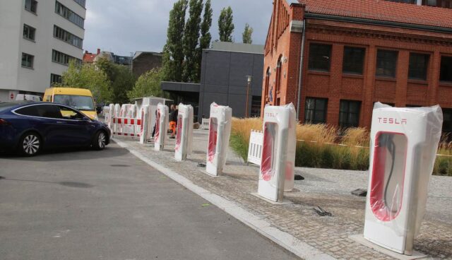 tesla supercharger euref berlin