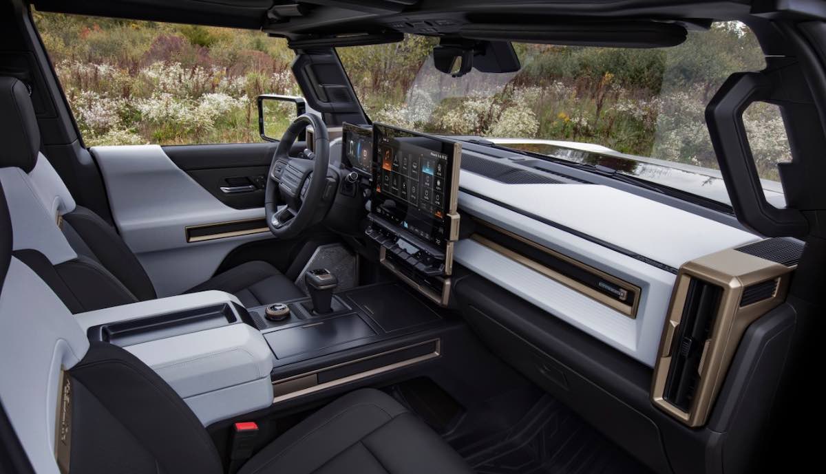 The GMC HUMMER EV’s design visually communicates extreme capability, reinforced with rugged architectural details that are delivered with a premium, well-executed and appointed interior.