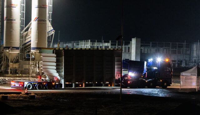 teala giga berlin lackieranlage tauchbecken transport