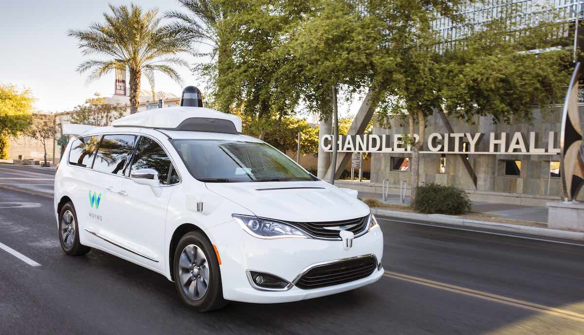 waymo autonom chrysler