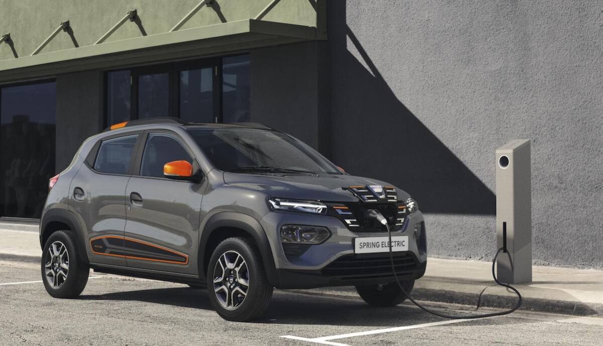 dacia spring schraeg vorne