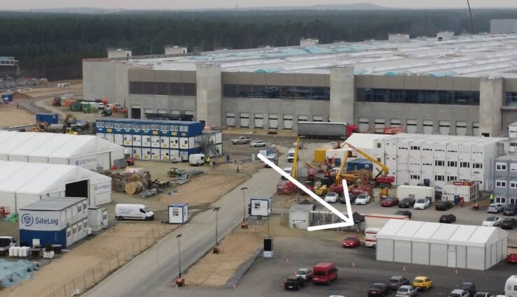 tesla giga berlin baustelle corona testzelt