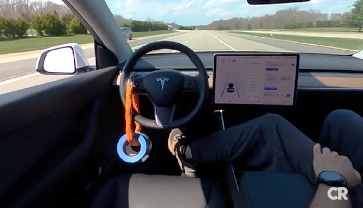 Test: Sicherungen bei Tesla-Autopilot lassen sich umgehen >