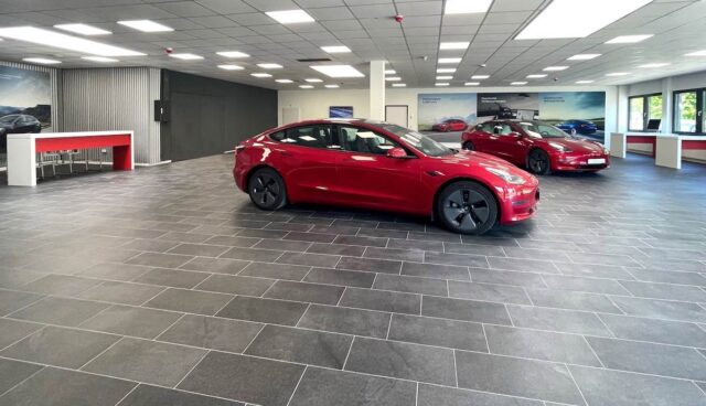 tesla zentrum rostock innen