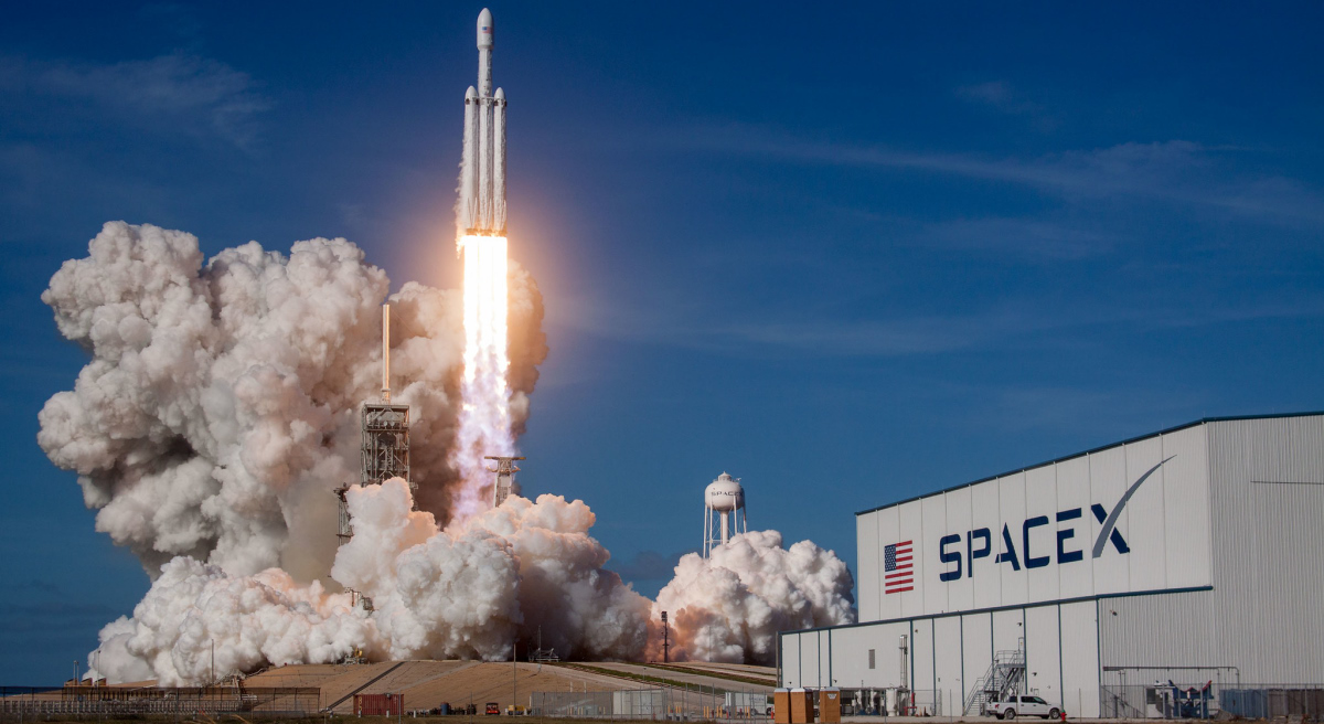 Falcon Heavy Start SpaceX Schriftzug_01