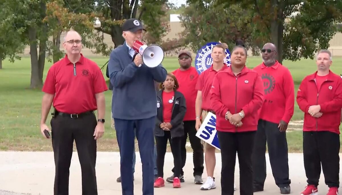 biden gm streikposten michigan uaw