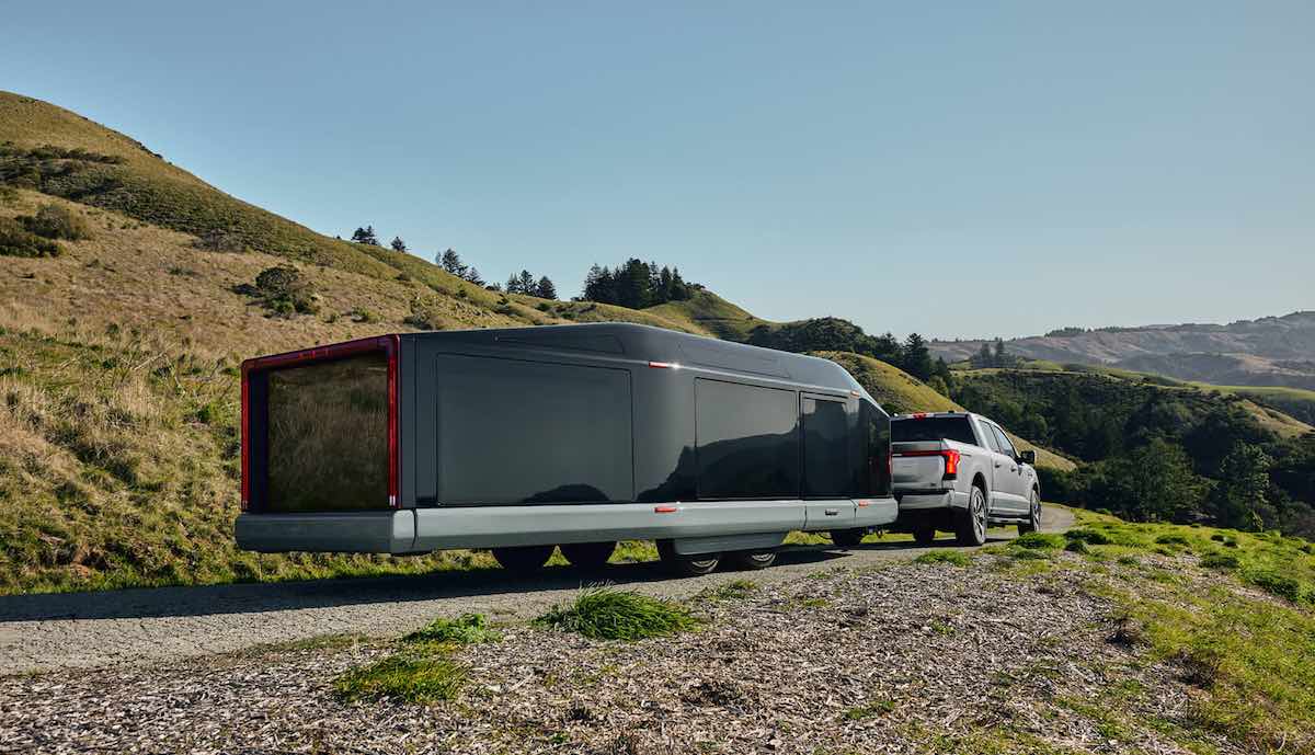 Wohnwagen mit Akku wie in Tesla Model 3 >