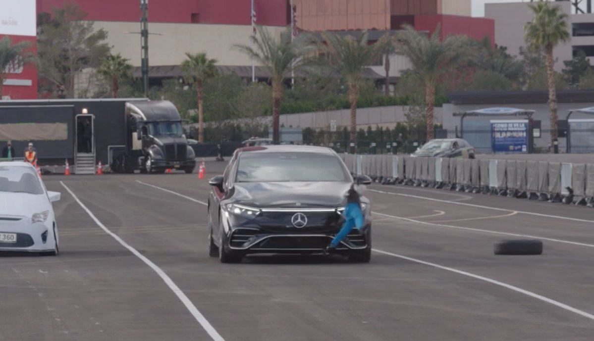 mercedes crash dummy luminar demo ces