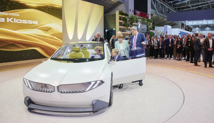 scholz iaa 2023 bmw stand