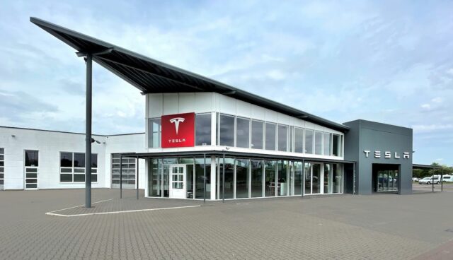 tesla center magdeburg aussen