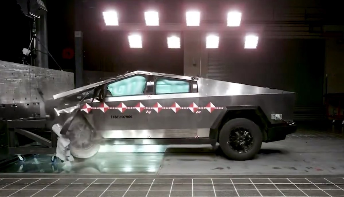 tesla cybertruck crashtest frontal