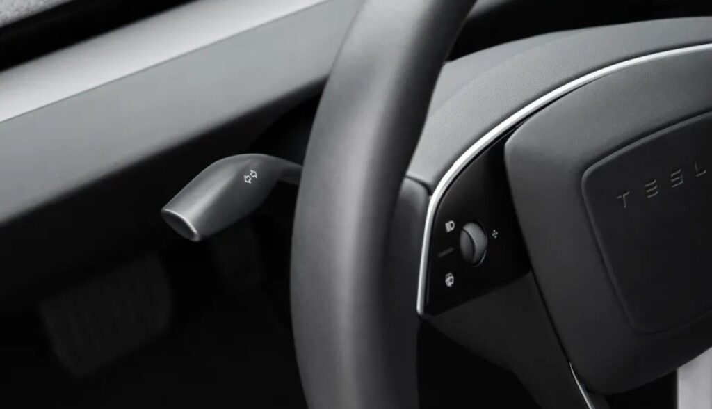 tesla model-3 blinker hebel aug25