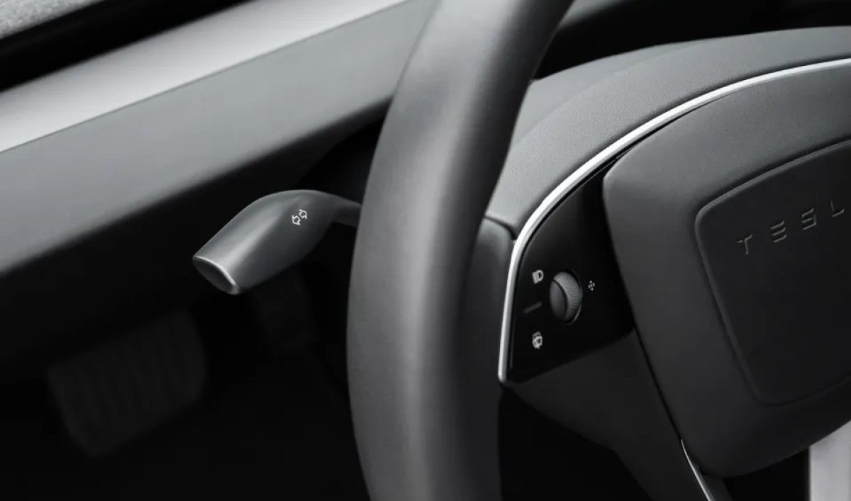 tesla model-3 blinker hebel aug25