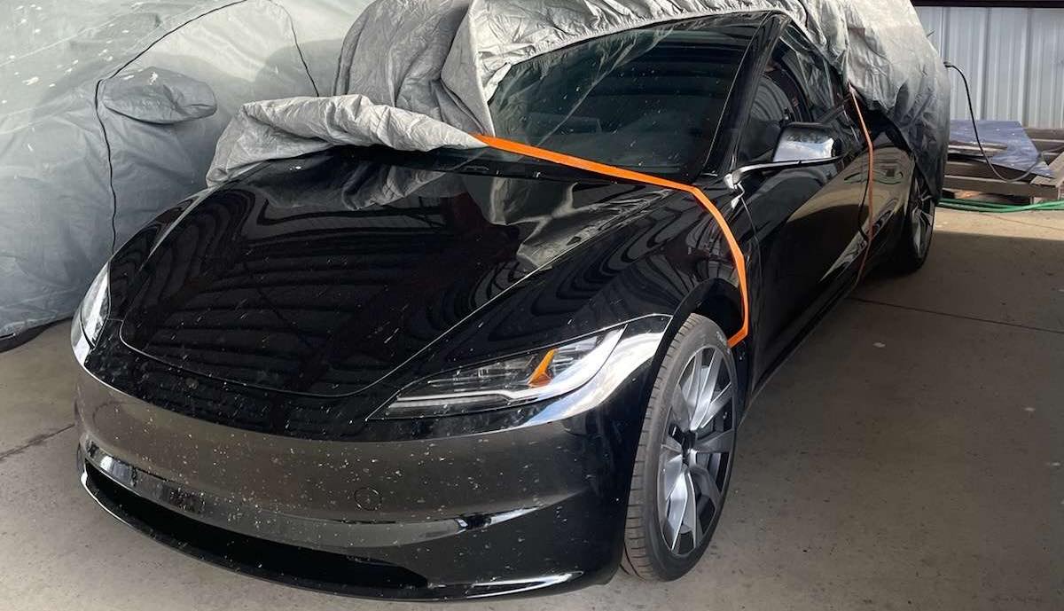 Foto zeigt neues Tesla Model 3 teils ungetarnt >