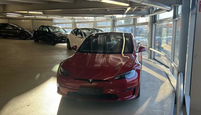 tesla model-s plaid hamburg auslieferung