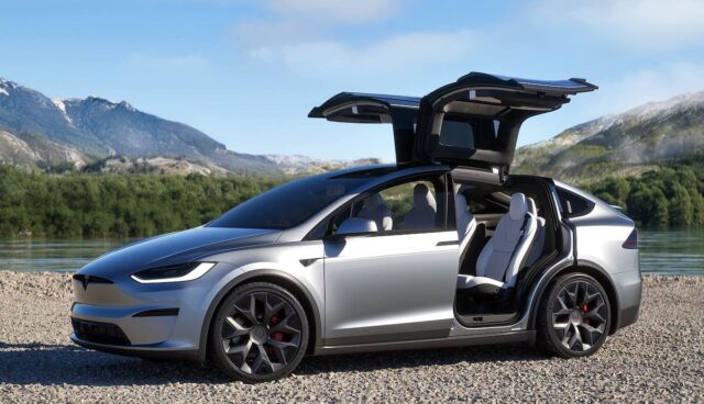 tesla model-x plaid seite okt25