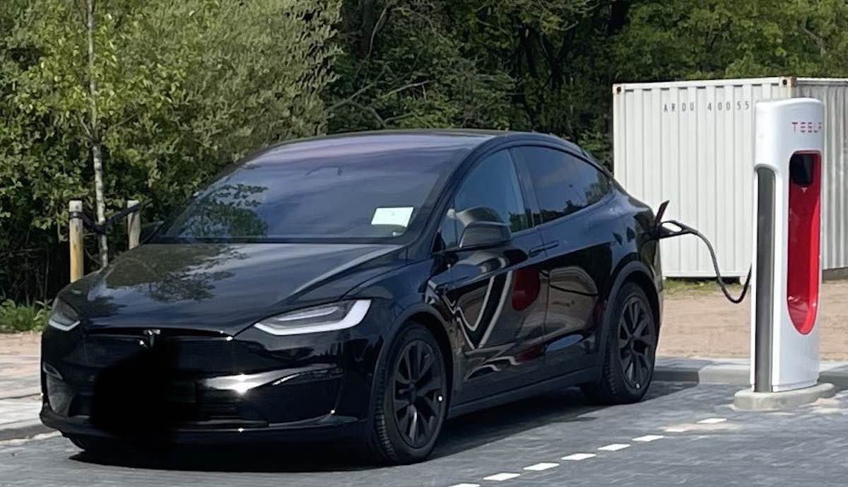 Tesla Model X met CCS en zonder juk in Nederland > teslamag.de