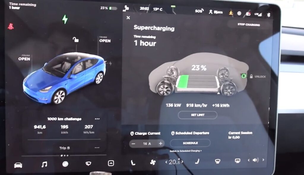 tesla model-y 1000 kilometer bildschirm