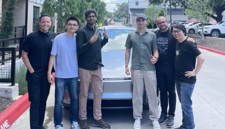 tesla model-y ausgeliefert autonom