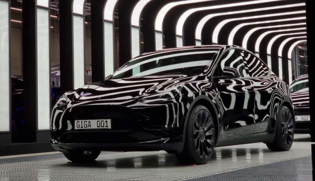 tesla model-y giga berlin delivery day mar22