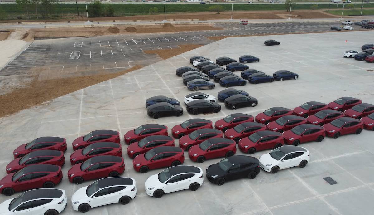 tesla model-y gigafactory texas rot