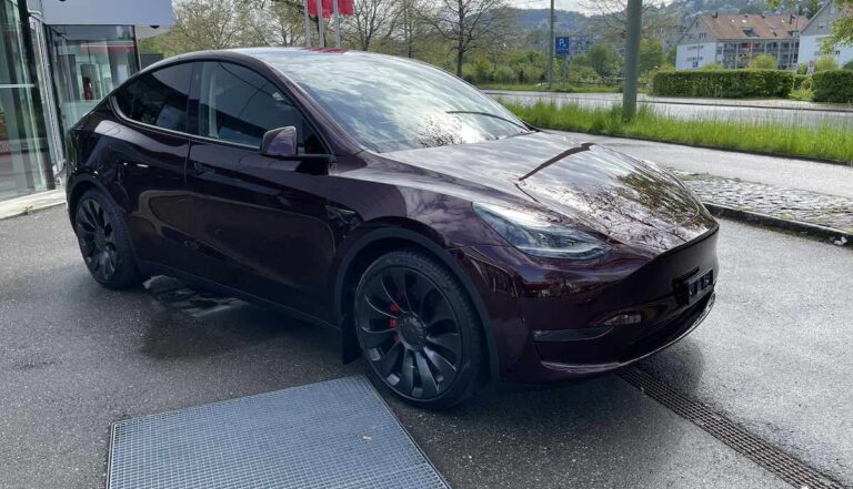 Tesla Stellt Europaweit Model Y In Neuem Rot Vor Teslamag de tesla-stellt-europaweit-model-y-in-neuem-rot-vor-teslamag-de