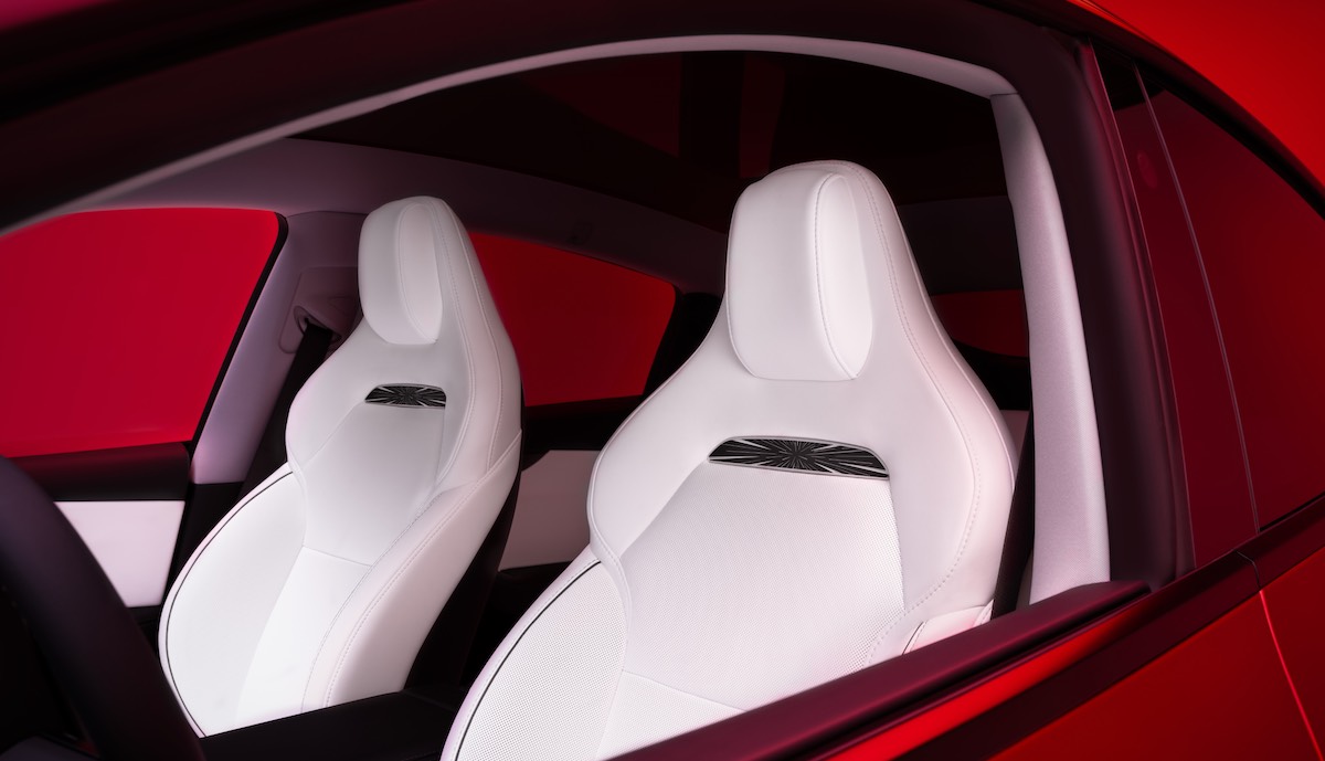 tesla model-y performance sitze vorne
