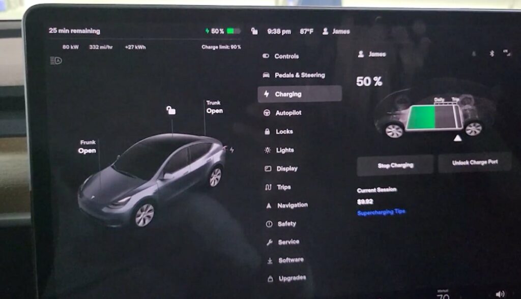 tesla model-y texas supercharging bildschirm