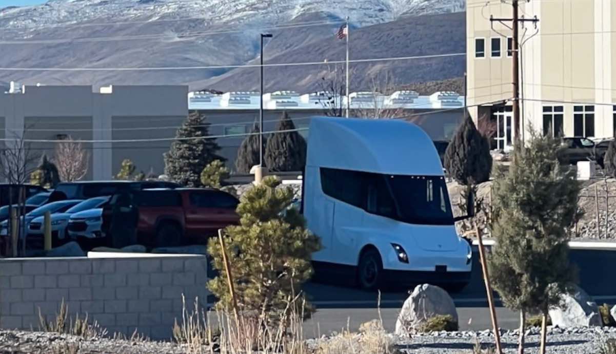 tesla semi nevada neu