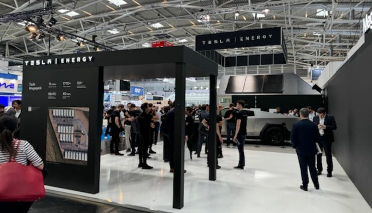 tesla stand messe smartere 2024