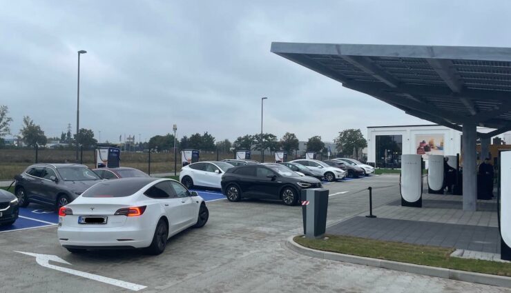 tesla supercharger peine seite