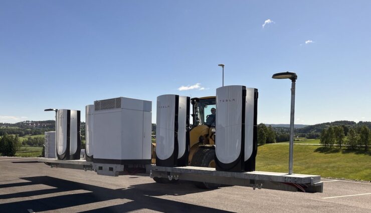tesla supercharger station fold-up v4