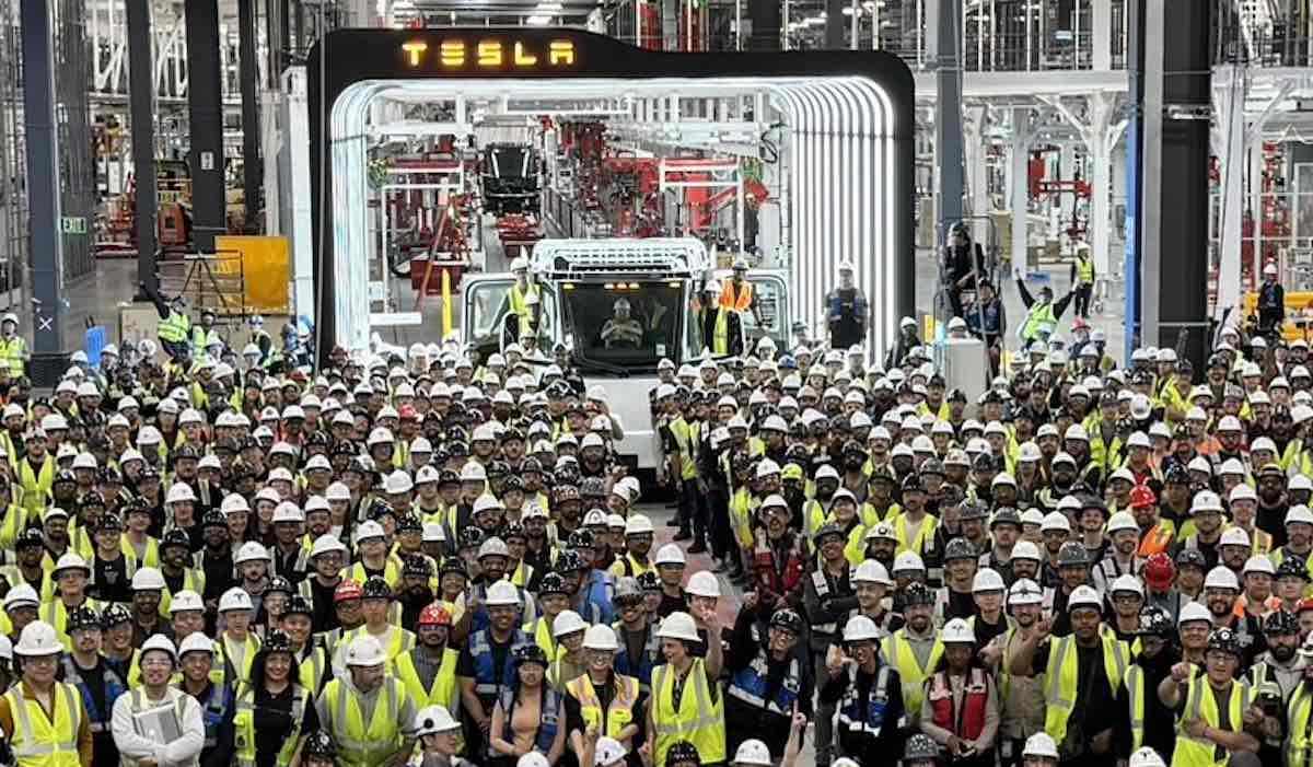 teslasemi start serie nevada team